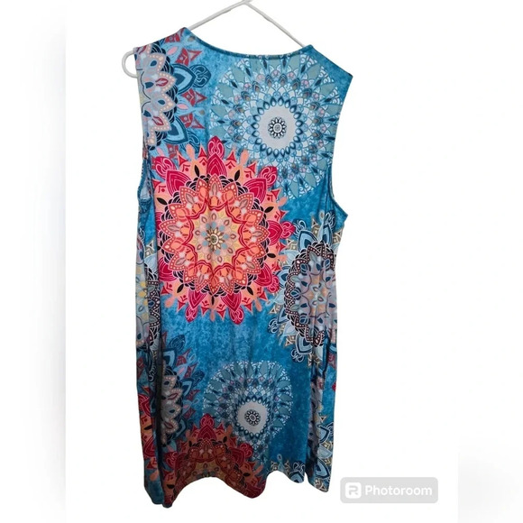 Simple Fun Mid Sleeveless Dress - Picture 2 of 3